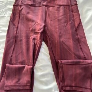 Lululemon In Movement 7/8 Tights Size 8 Red 25" Inch Everlux Gym Run Yoga